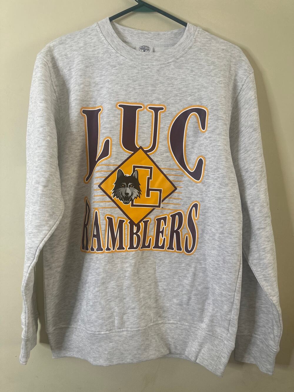Loyola University Chicago (LUC) Ramblers crewneck sweatshirt S6